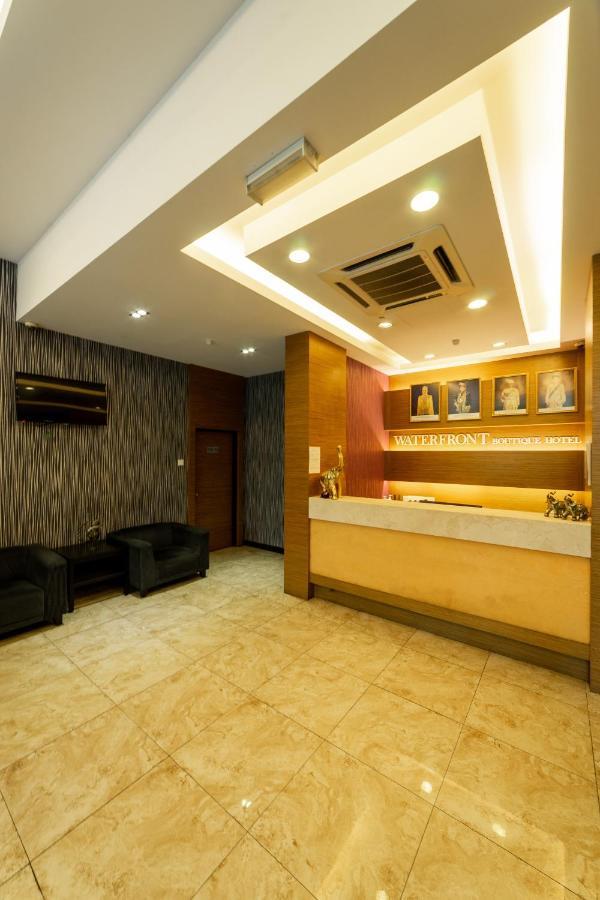 Waterfront Boutique Hotel Port Dickson Buitenkant foto