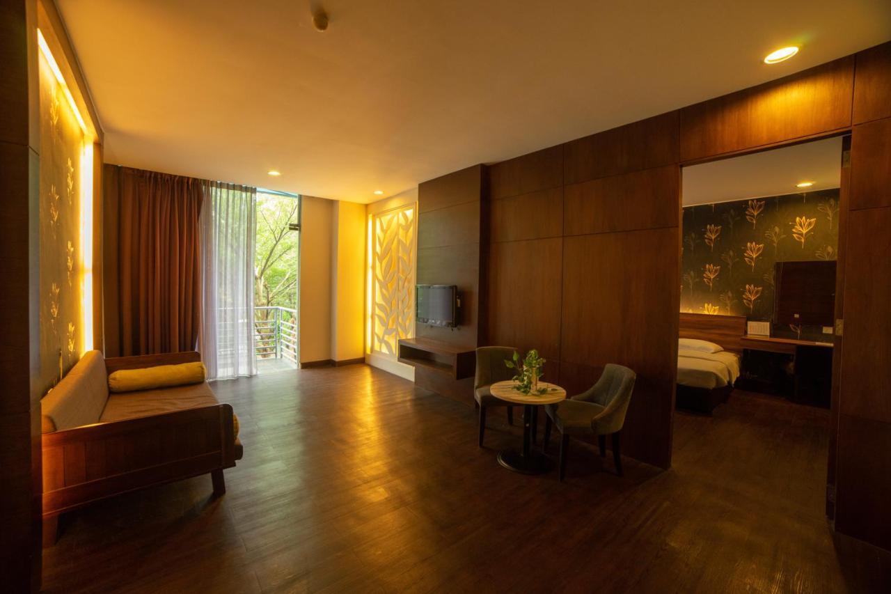 Waterfront Boutique Hotel Port Dickson Buitenkant foto