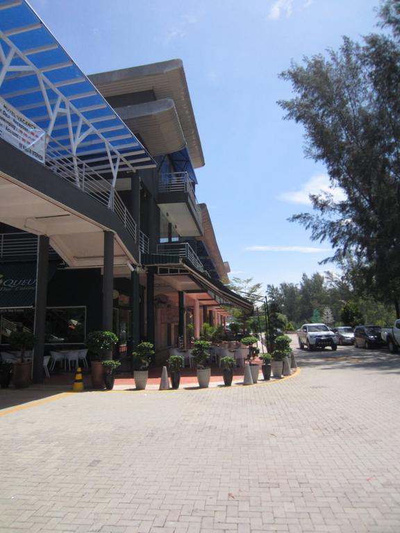 Waterfront Boutique Hotel Port Dickson Buitenkant foto