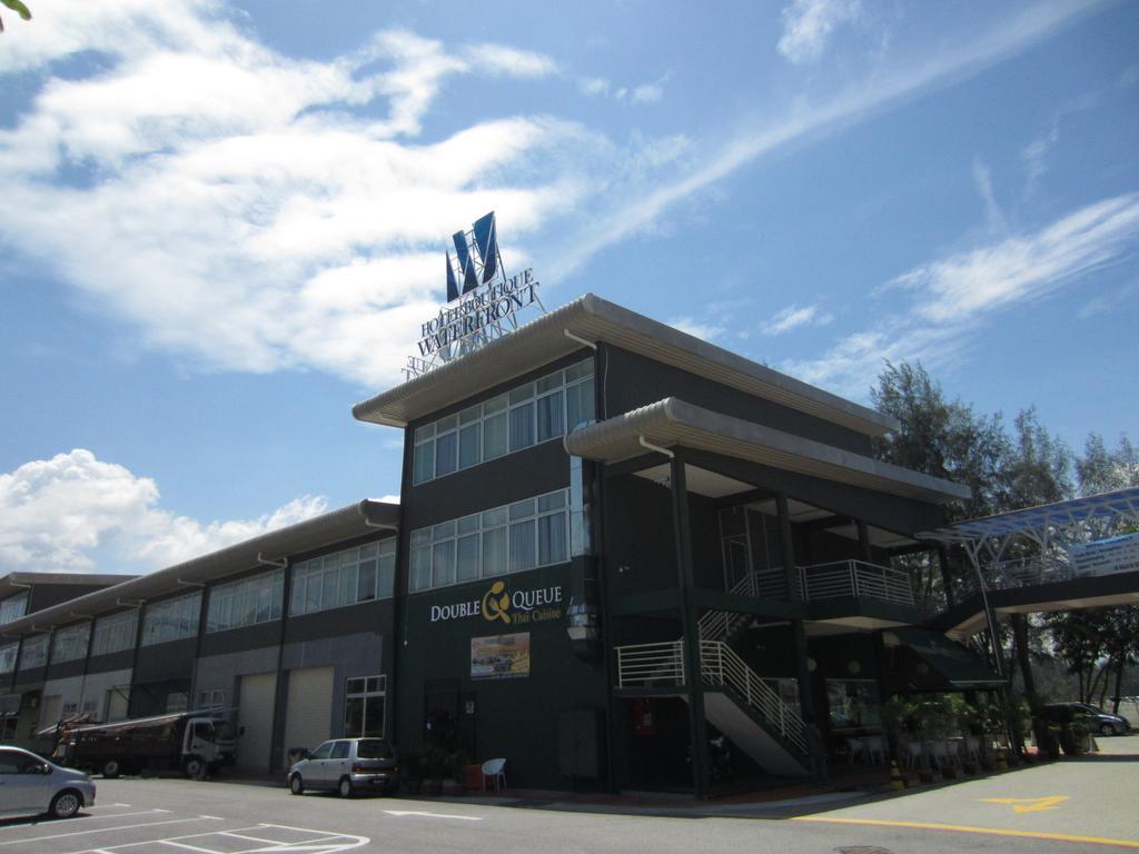 Waterfront Boutique Hotel Port Dickson Buitenkant foto