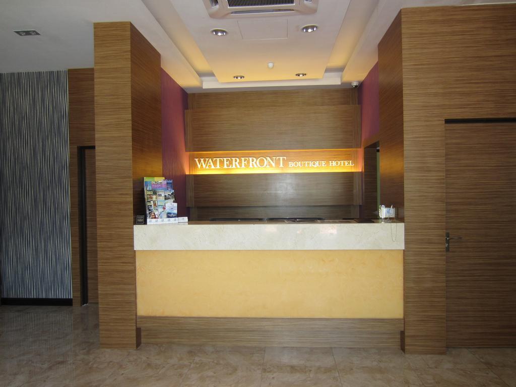 Waterfront Boutique Hotel Port Dickson Buitenkant foto