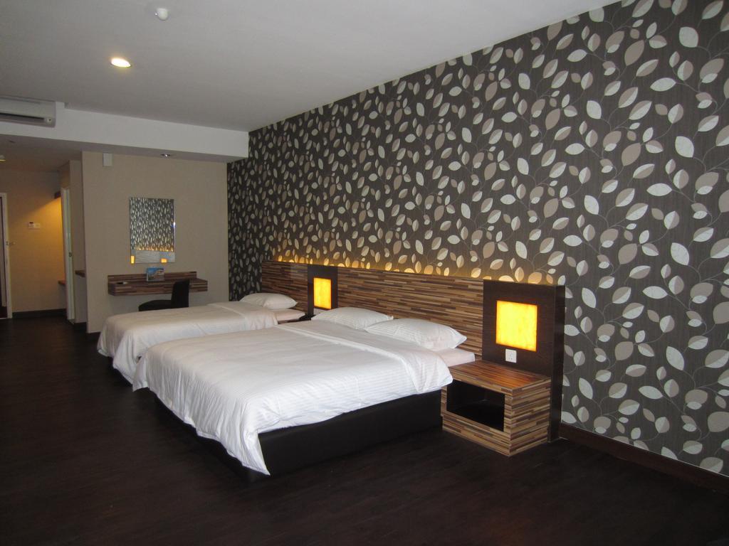Waterfront Boutique Hotel Port Dickson Kamer foto