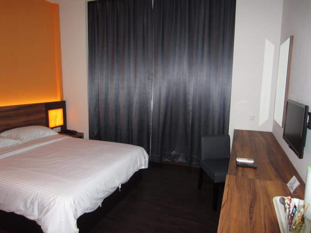 Waterfront Boutique Hotel Port Dickson Buitenkant foto