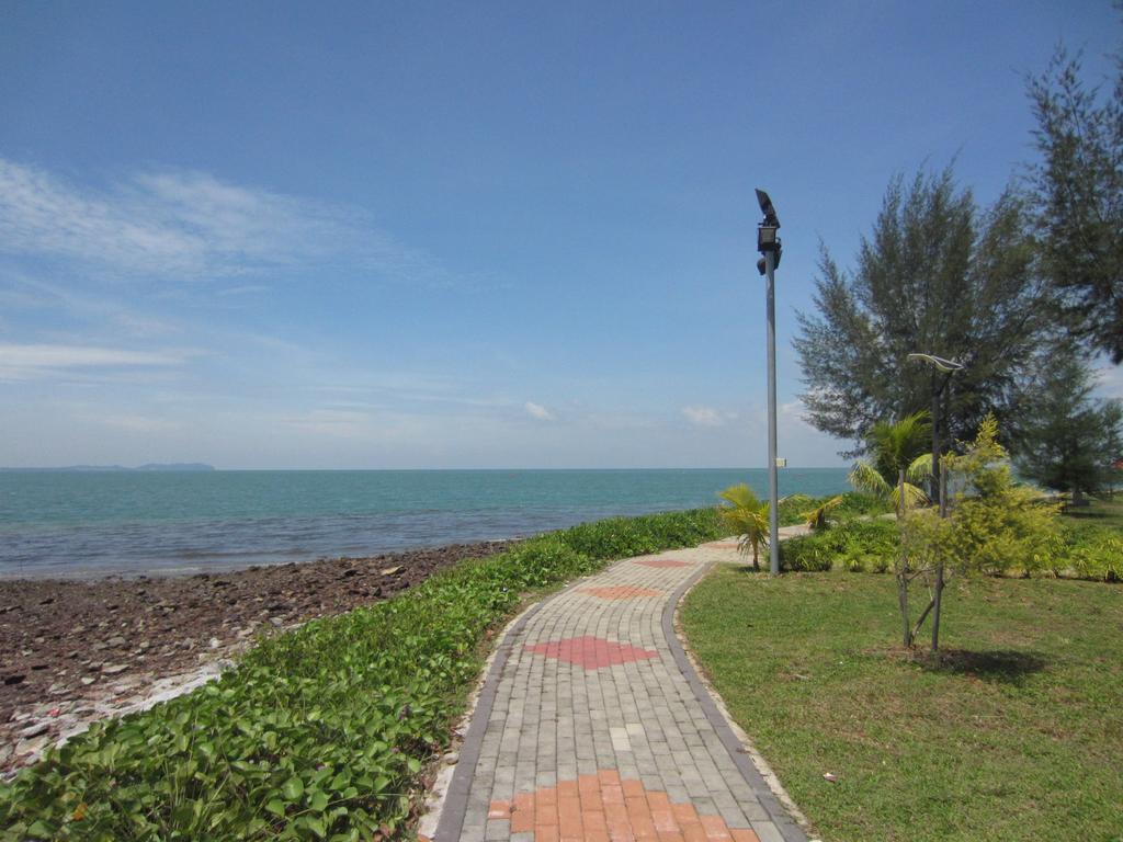 Waterfront Boutique Hotel Port Dickson Buitenkant foto