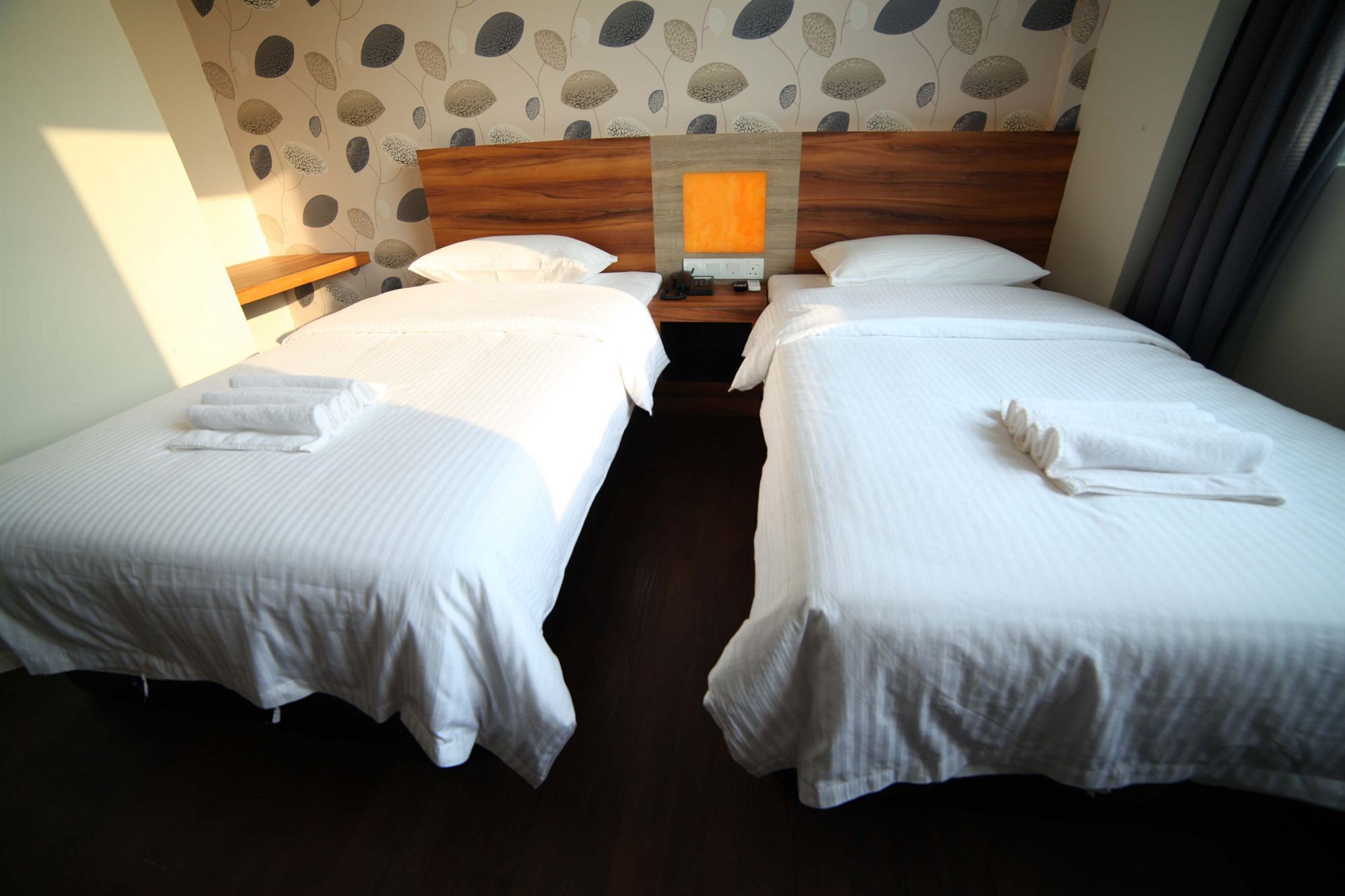 Waterfront Boutique Hotel Port Dickson Buitenkant foto