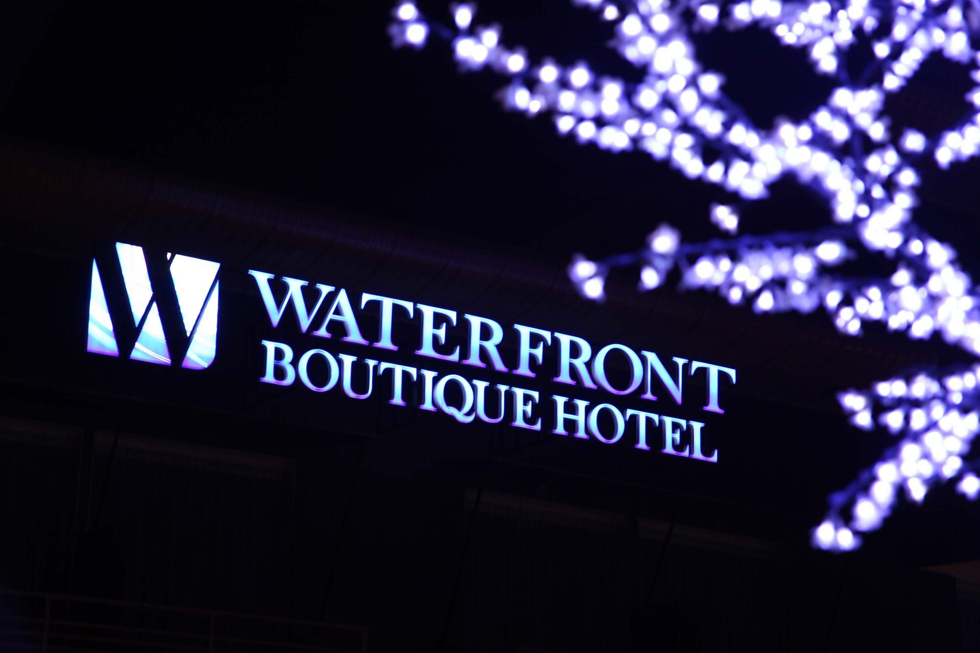 Waterfront Boutique Hotel Port Dickson Buitenkant foto